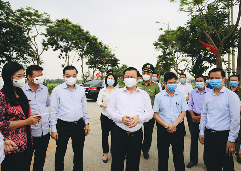 Bí thư Hà Nội Đinh Tiến Dũng Tận dụng tối đa  thời gian vàng , bảo vệ an toàn tính mạng người dân